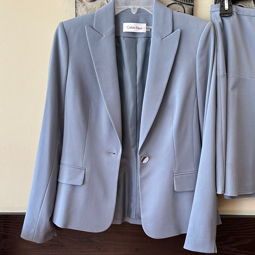 Calvin Klein Women's Soft Blue Blazer and Skirt Set size 2 - Picture 9 of 15